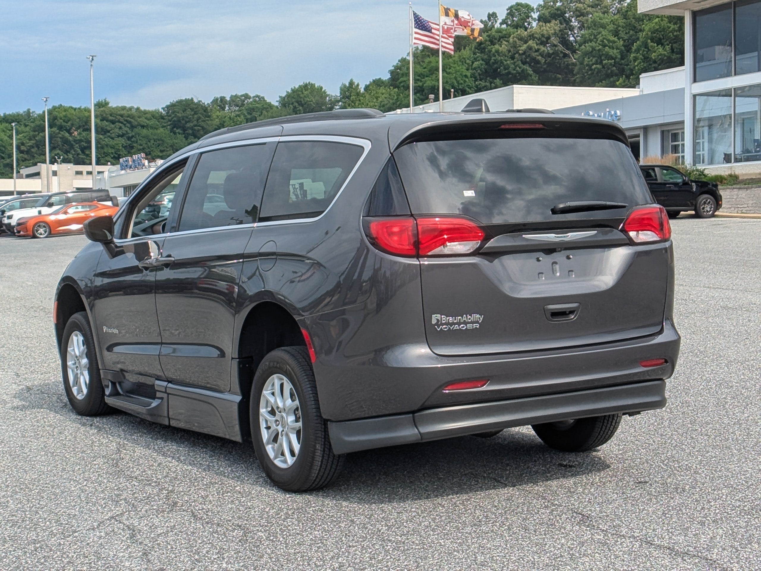 2021 Chrysler Voyager LXI