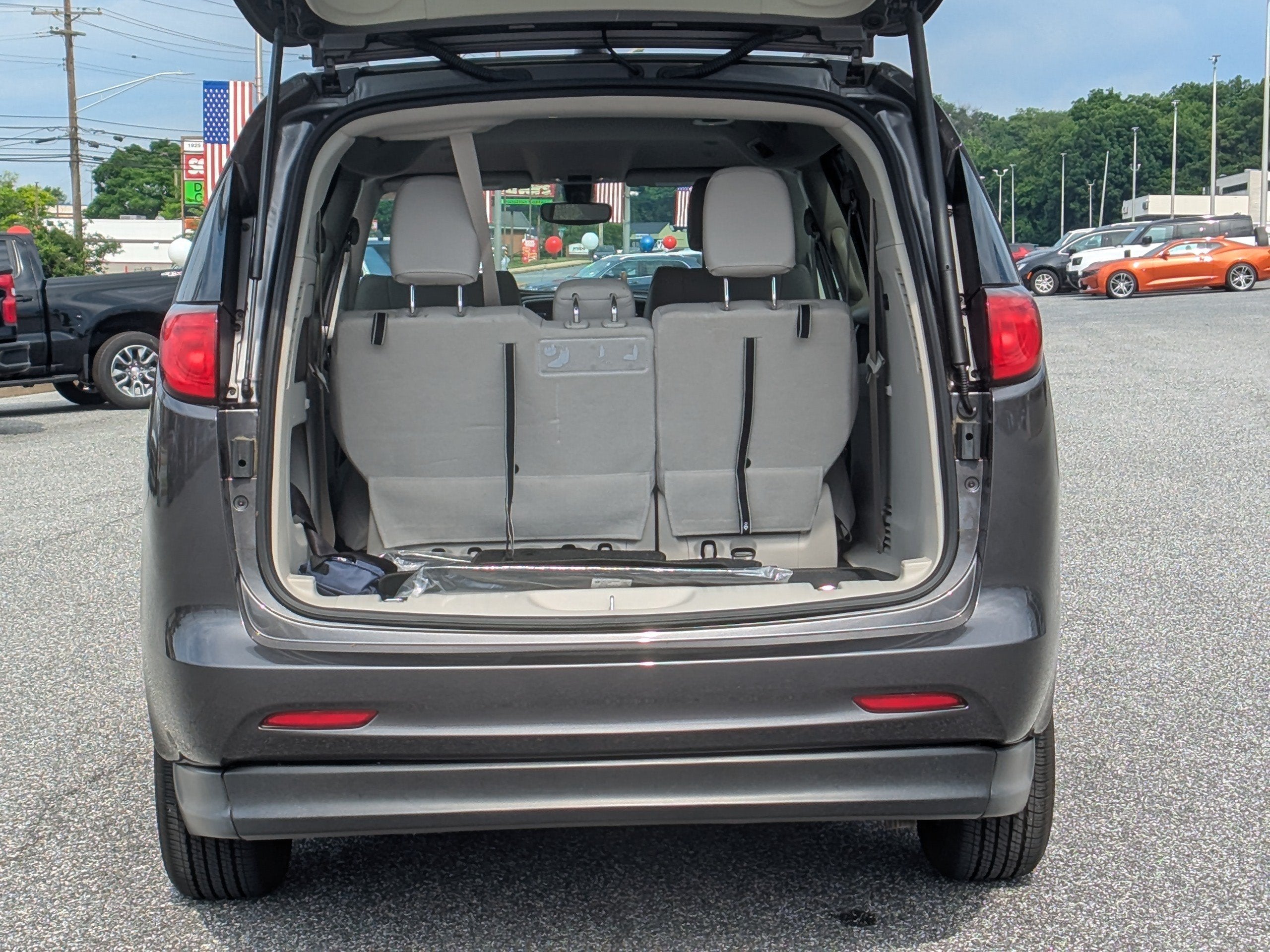 2021 Chrysler Voyager LXI