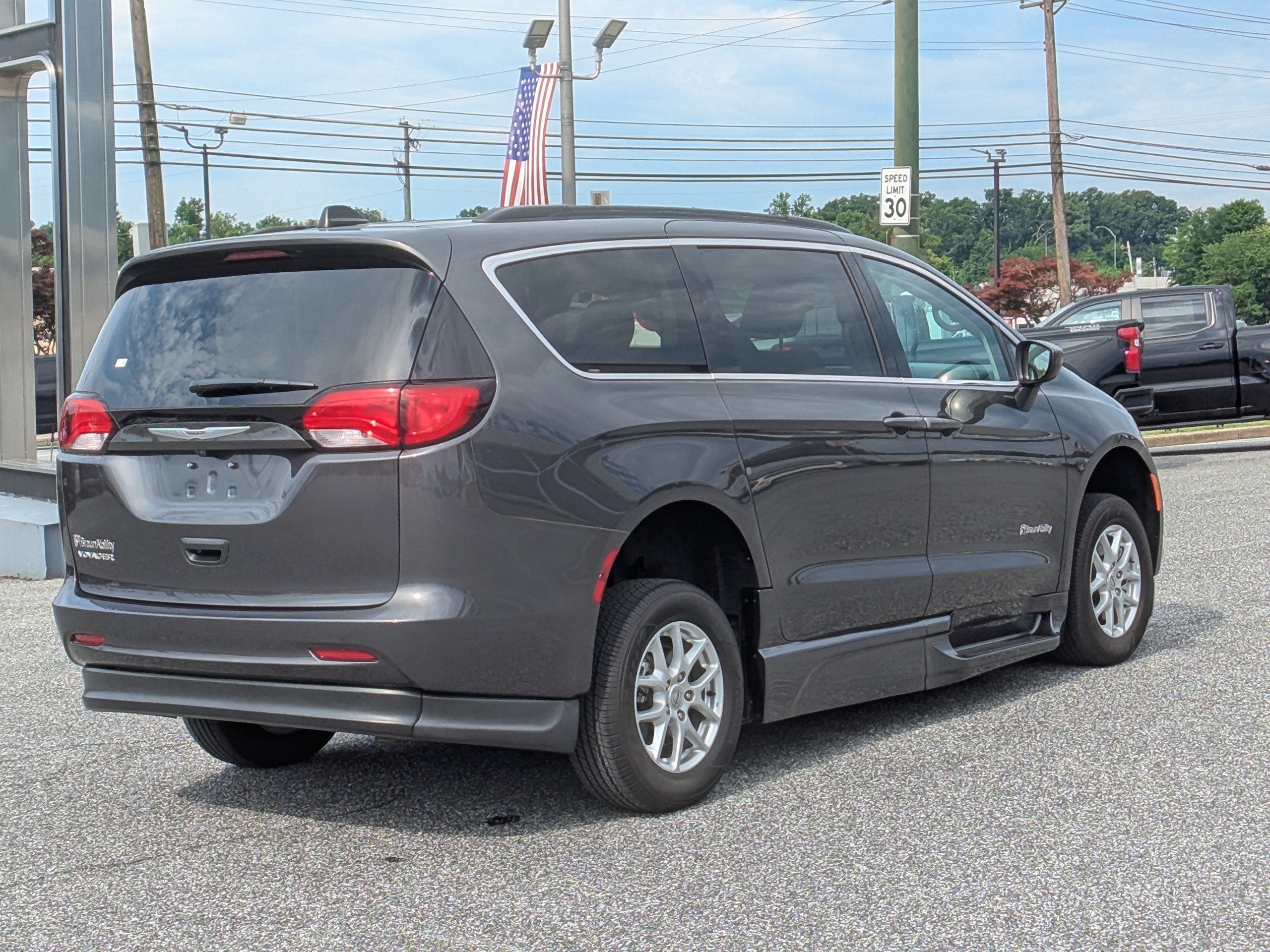2021 Chrysler Voyager LXI