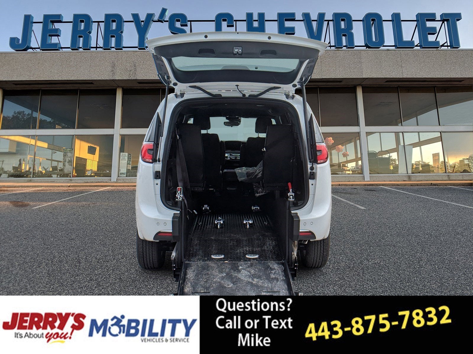 2024 Chrysler Pacifica Touring