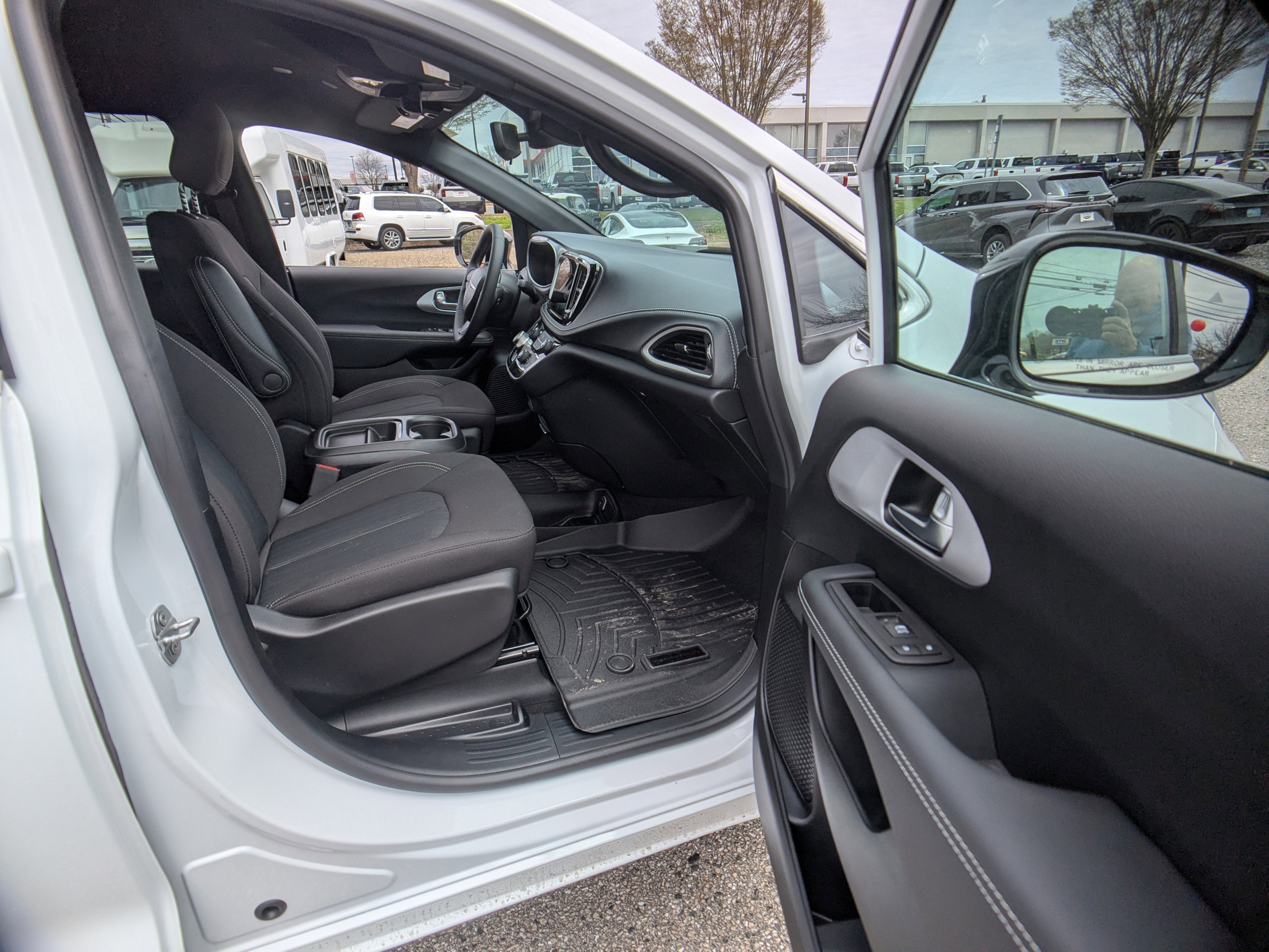 2024 Chrysler Pacifica Touring