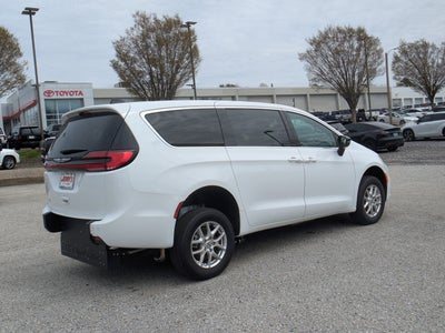 2024 Chrysler Pacifica Touring