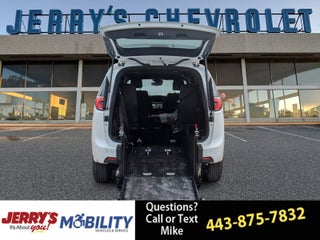 2024 Chrysler Pacifica Touring