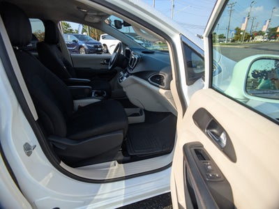 2020 Chrysler Pacifica Touring