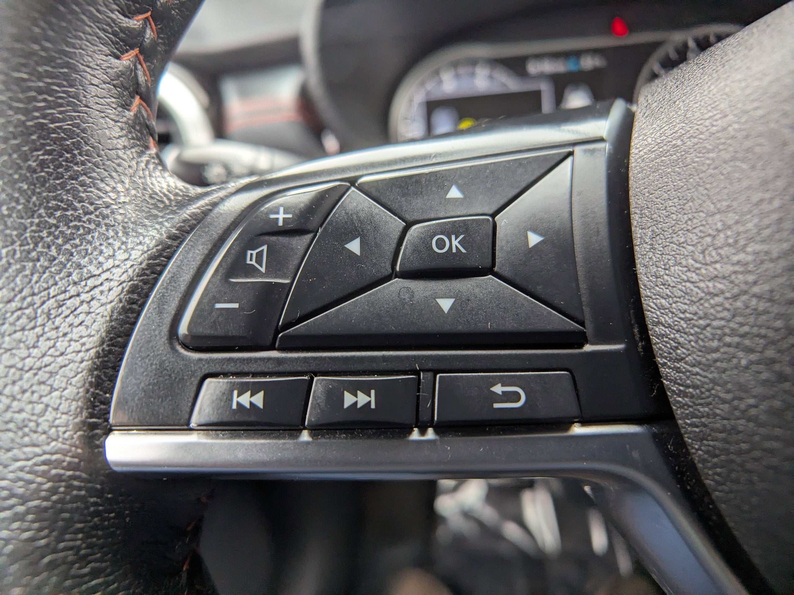 2024 Nissan Versa SR