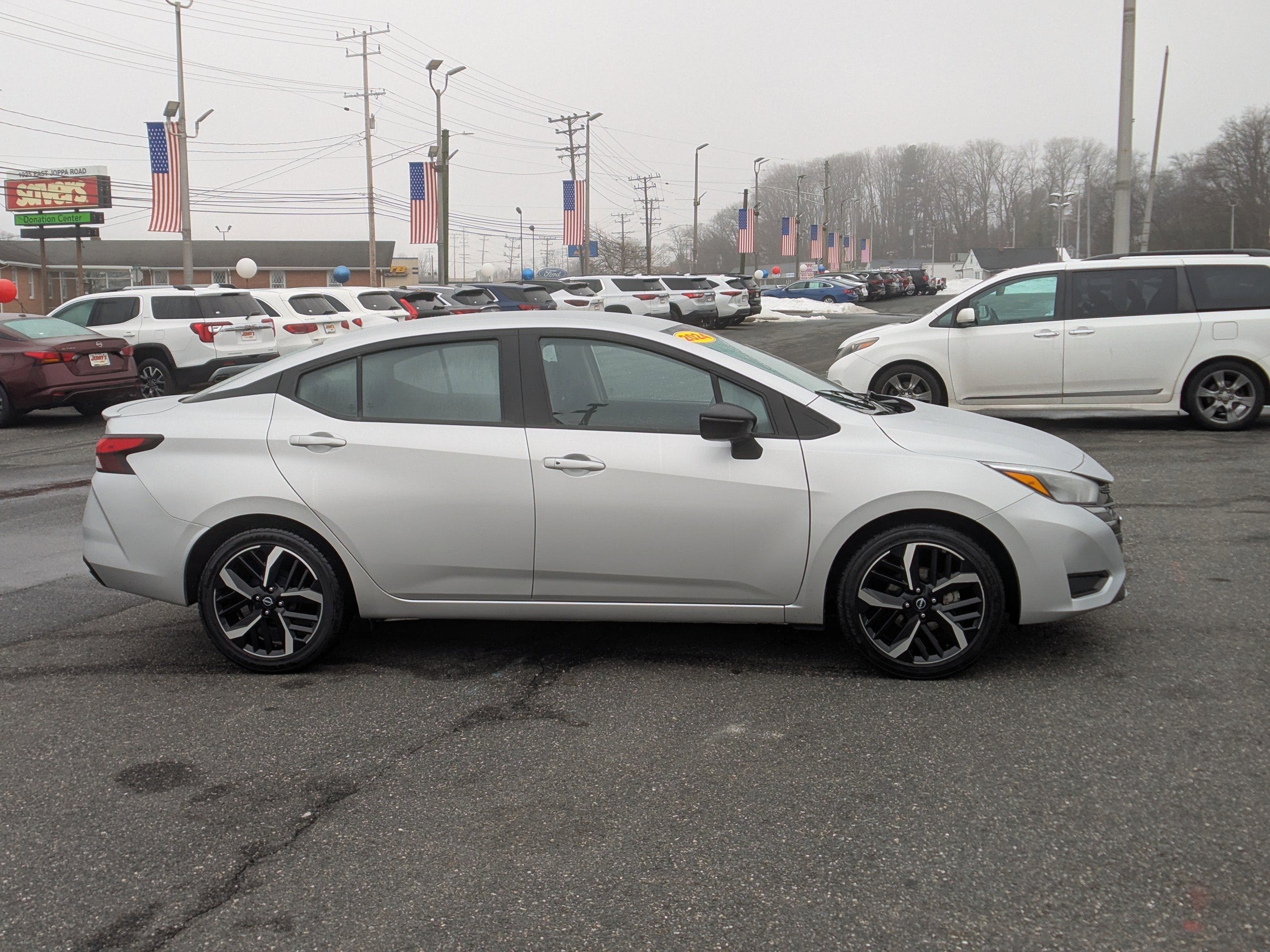 2024 Nissan Versa SR