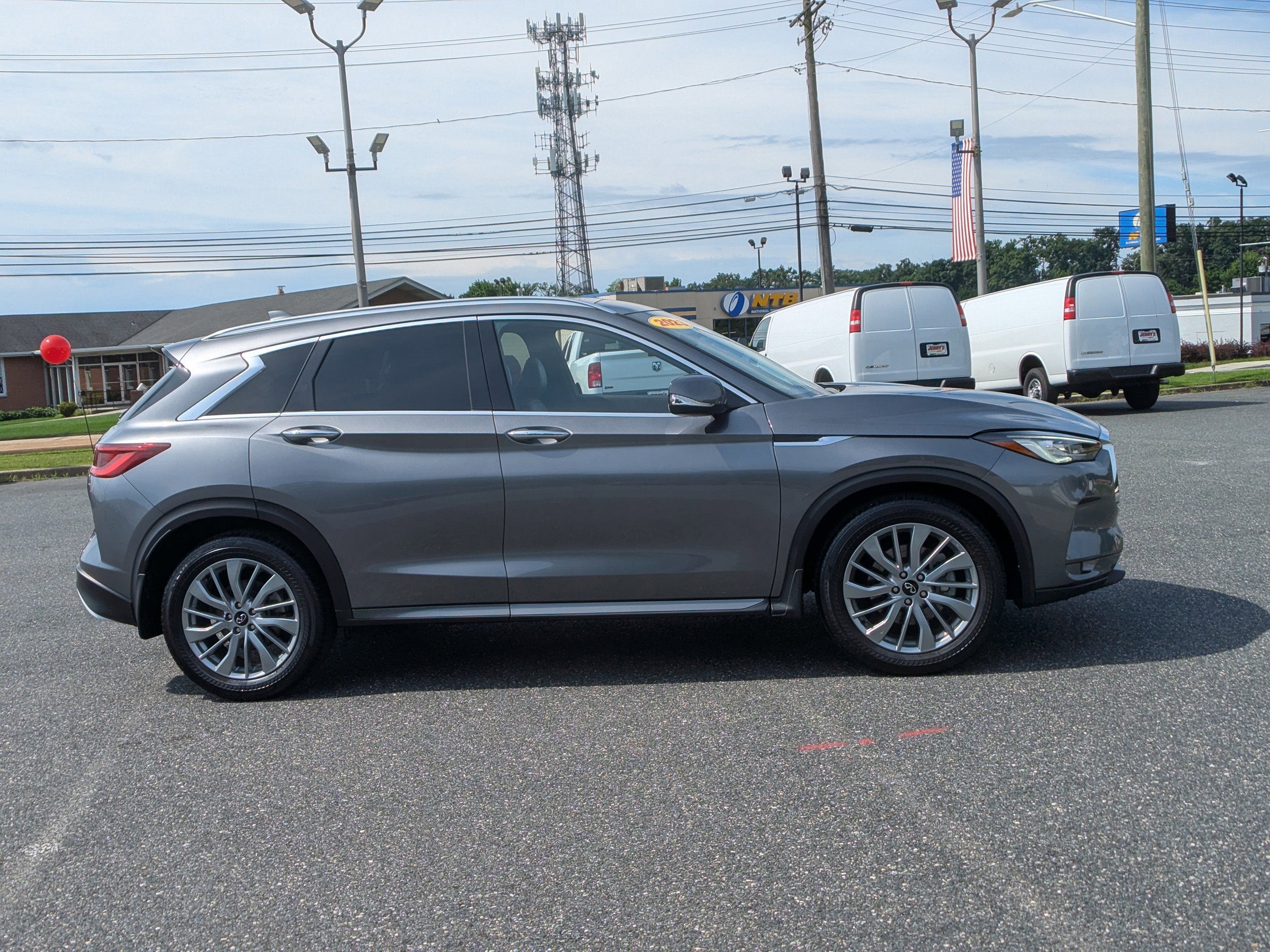 2023 INFINITI QX50 LUXE