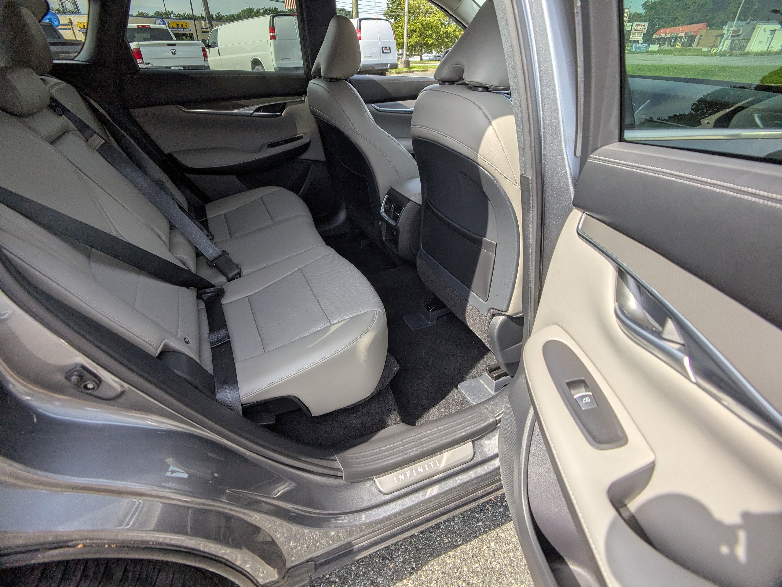 2023 INFINITI QX50 LUXE