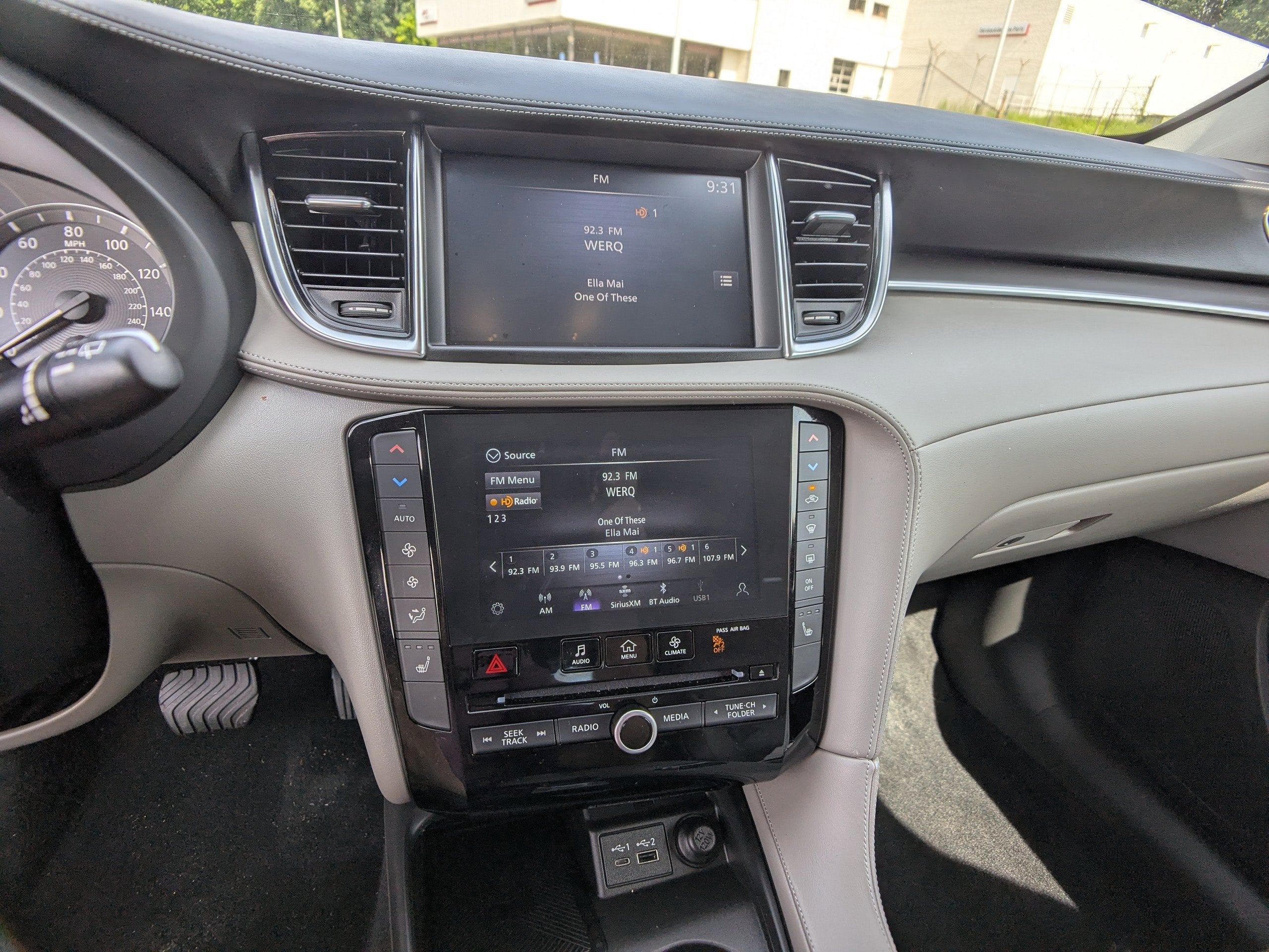 2023 INFINITI QX50 LUXE