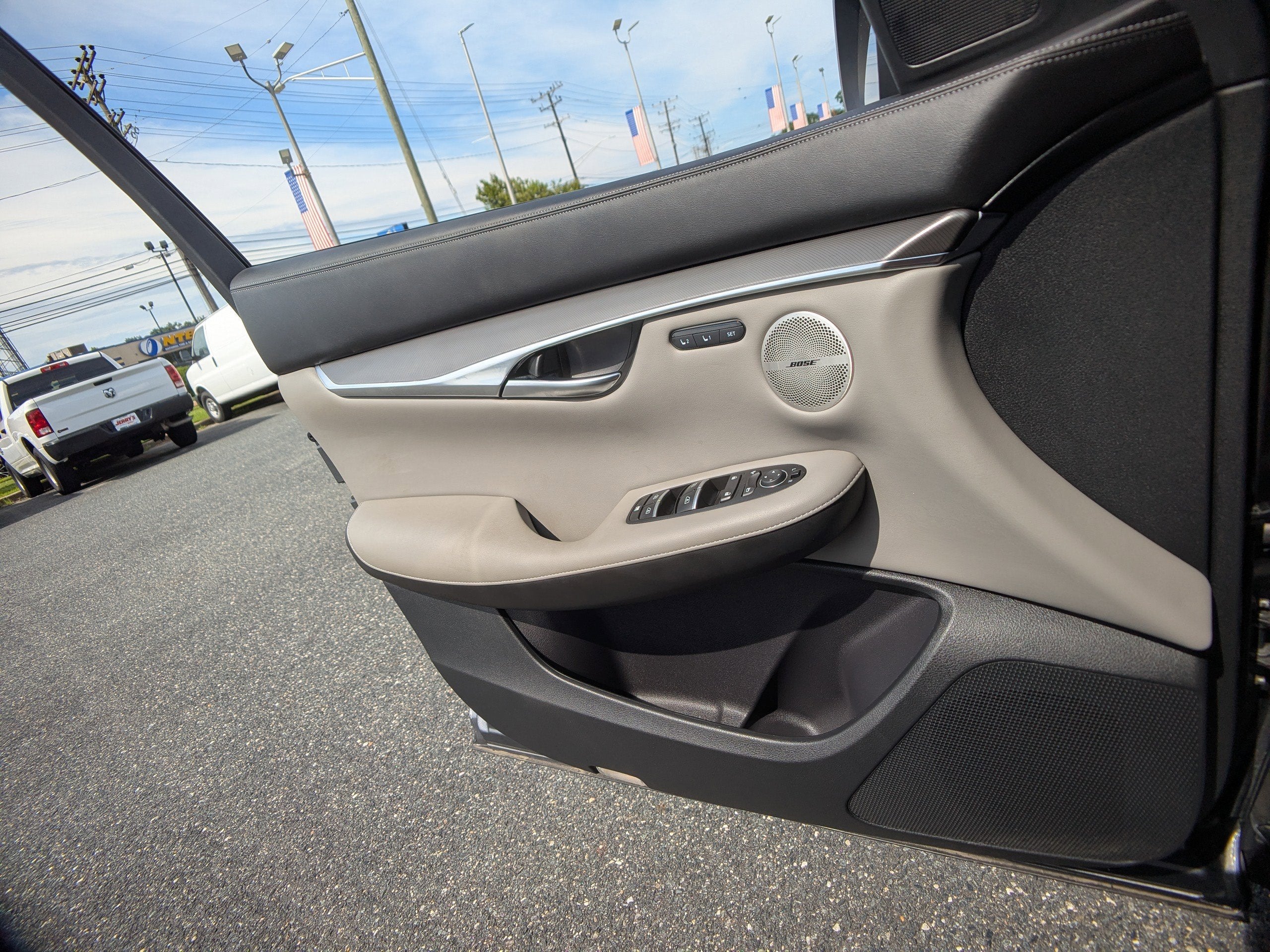 2023 INFINITI QX50 LUXE