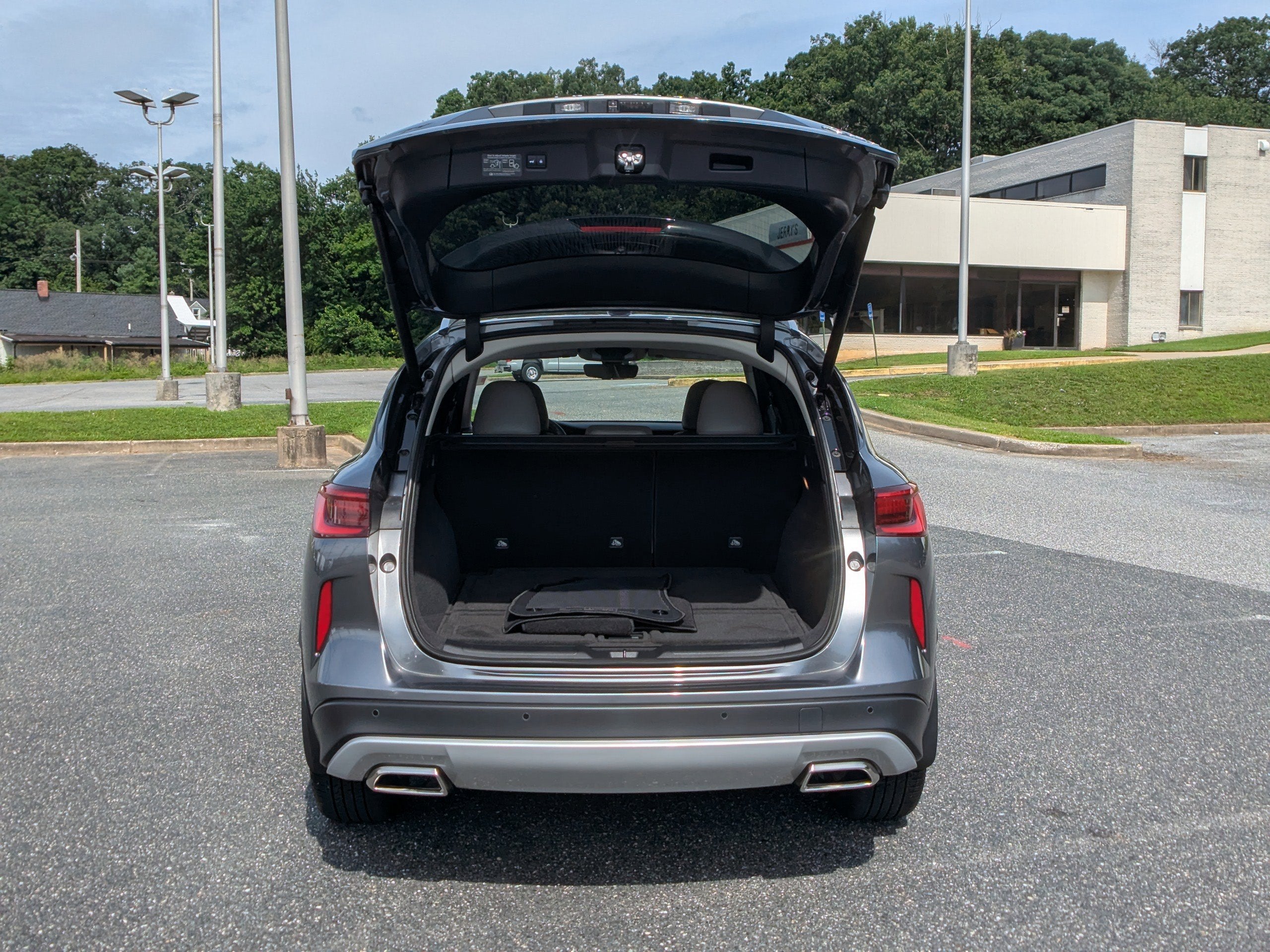 2023 INFINITI QX50 LUXE