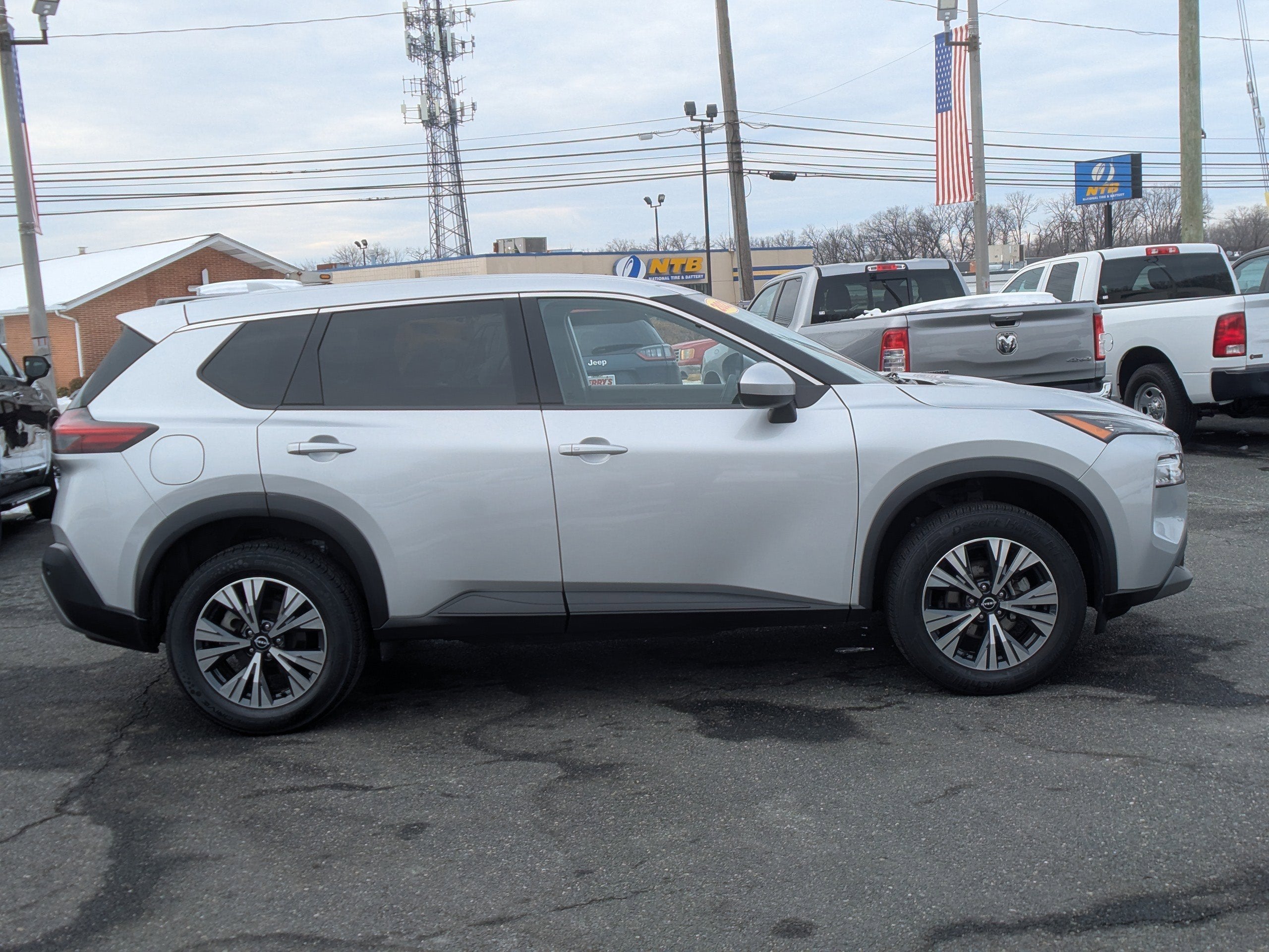 2023 Nissan Rogue SV