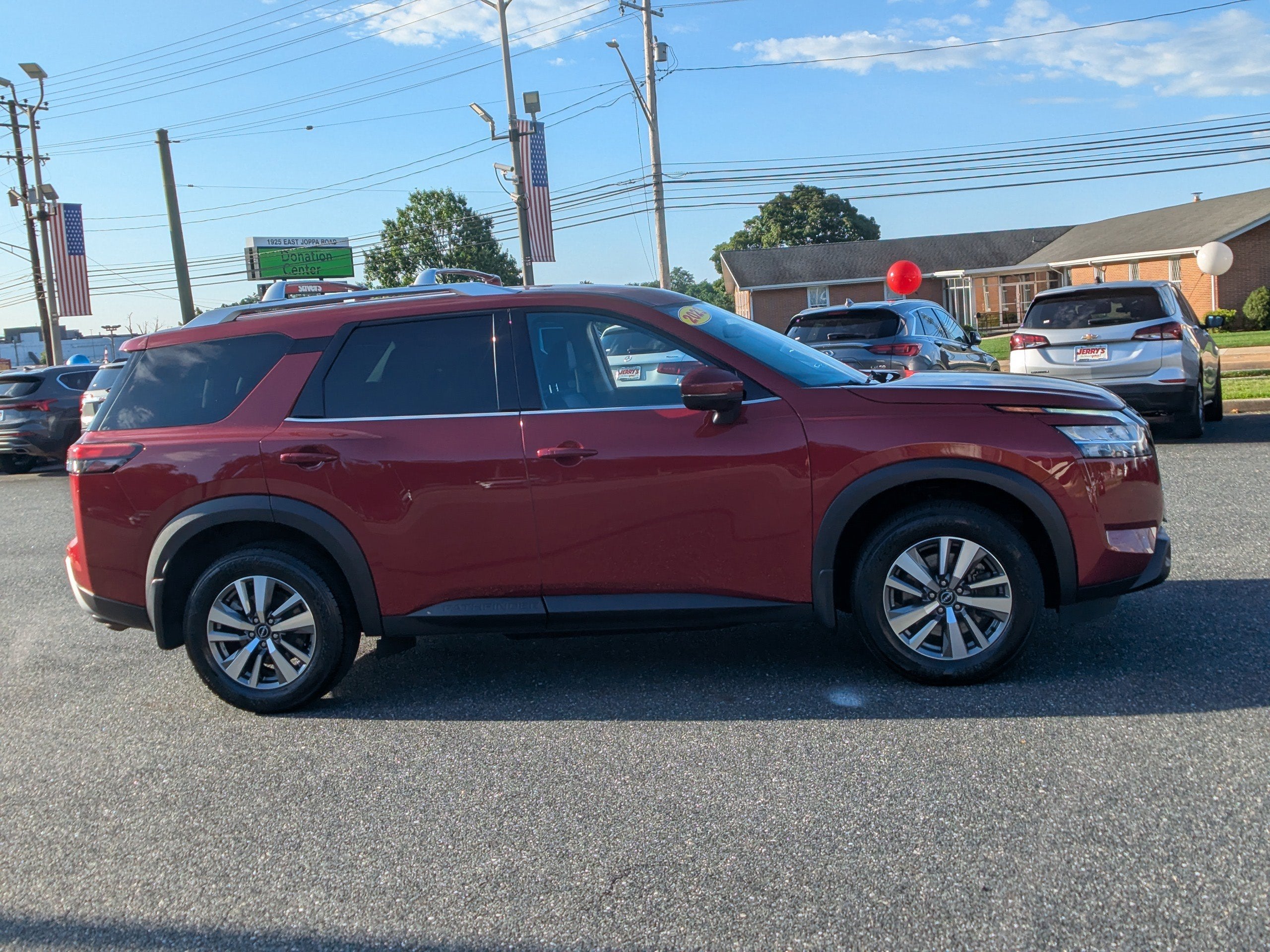 2023 Nissan Pathfinder SL