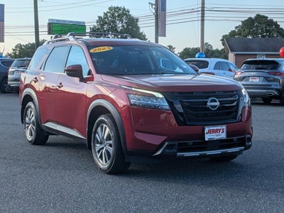 2023 Nissan Pathfinder SL
