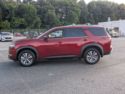 2023 Nissan Pathfinder SL