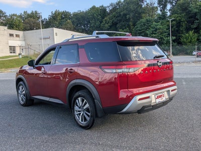 2023 Nissan Pathfinder SL