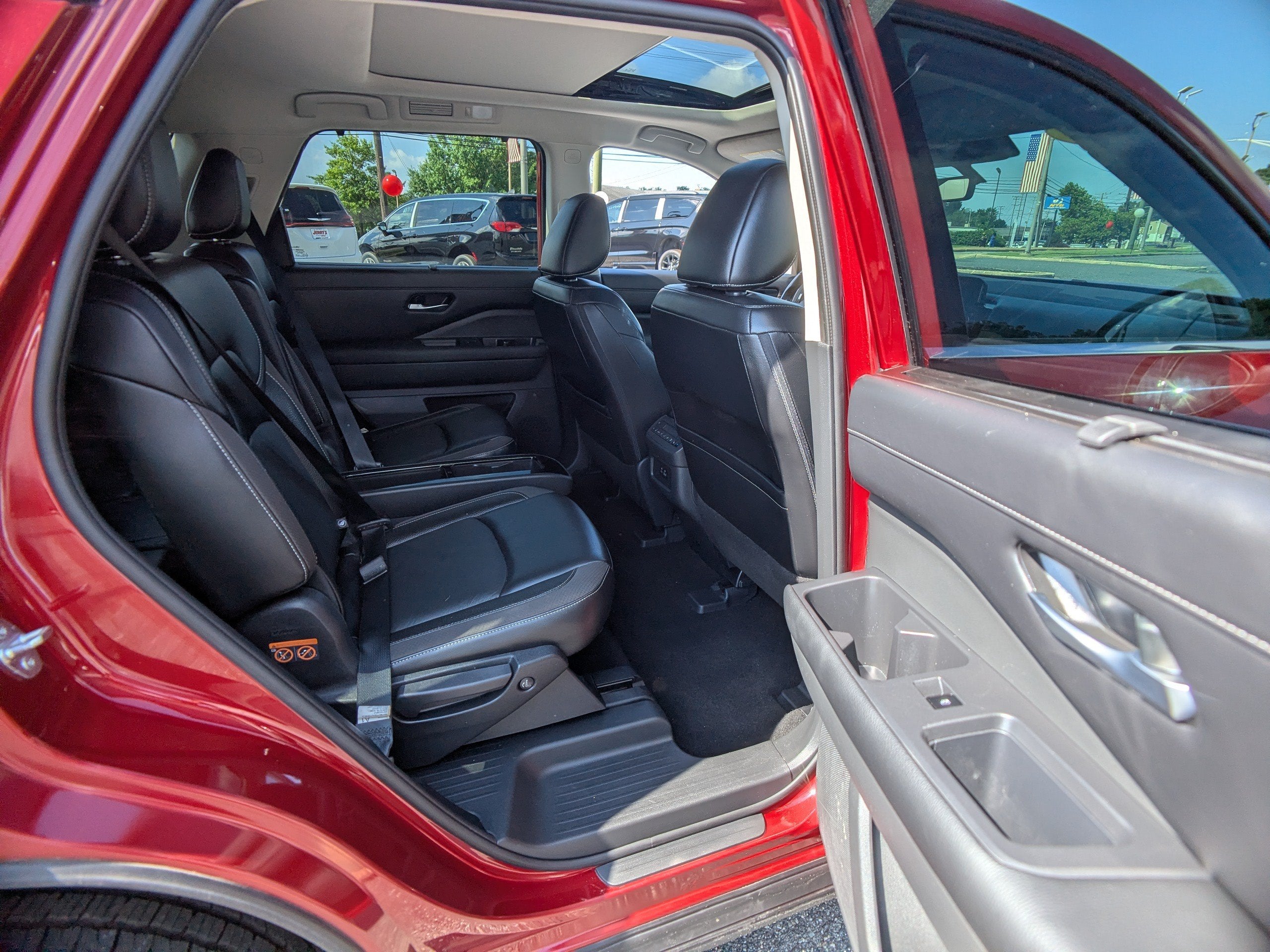 2023 Nissan Pathfinder SL 4WD