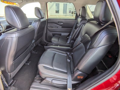 2023 Nissan Pathfinder SL 4WD