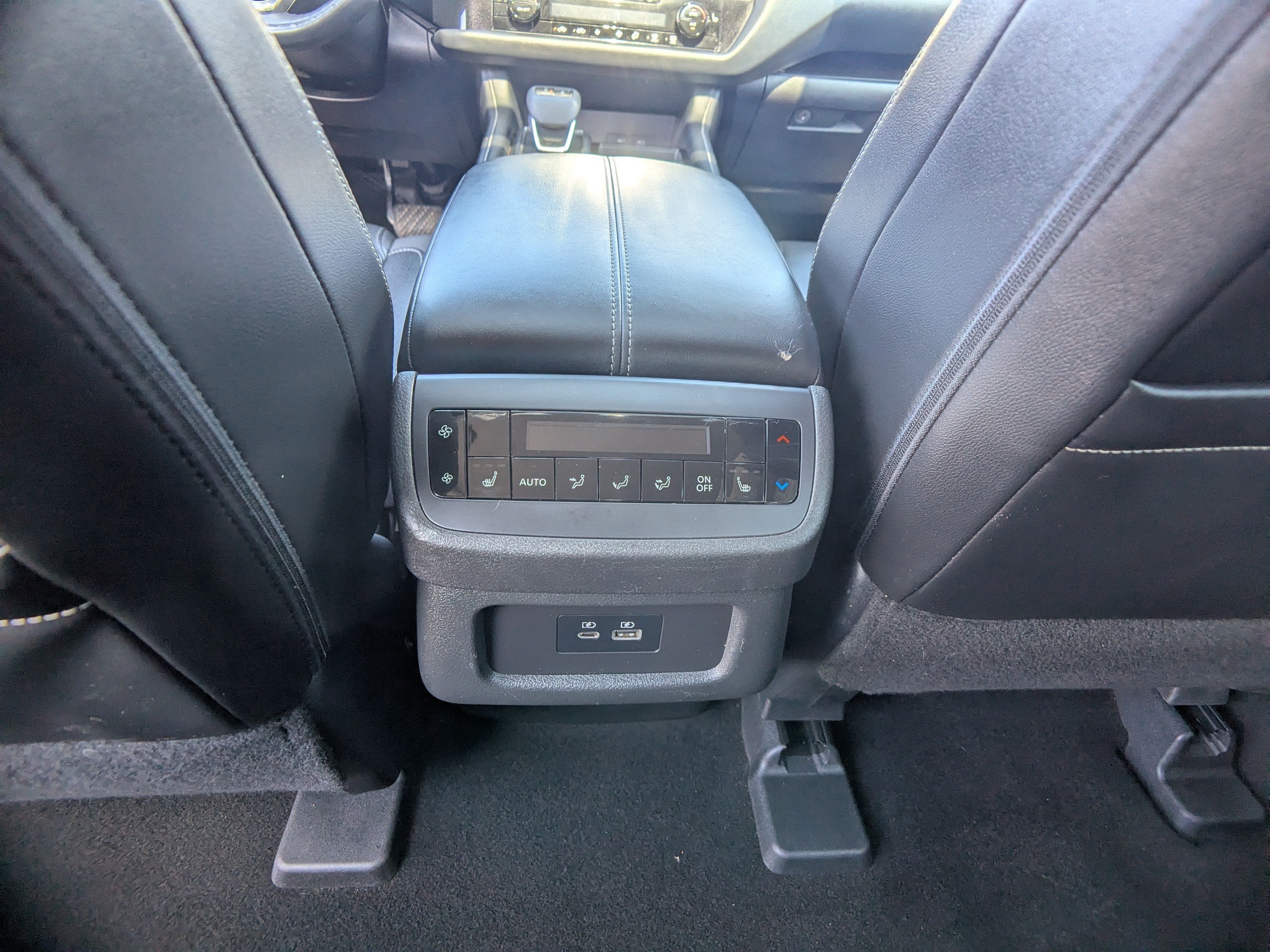 2023 Nissan Pathfinder SL 4WD