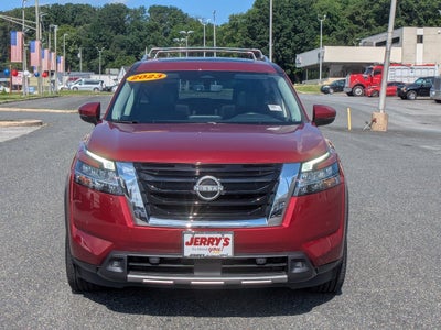2023 Nissan Pathfinder SL 4WD