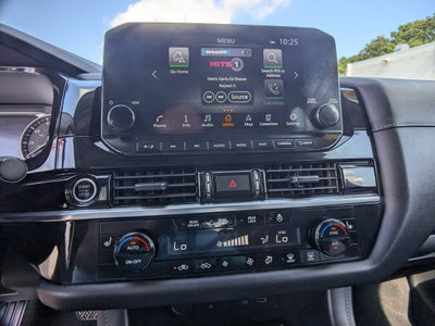 2023 Nissan Pathfinder SL 4WD