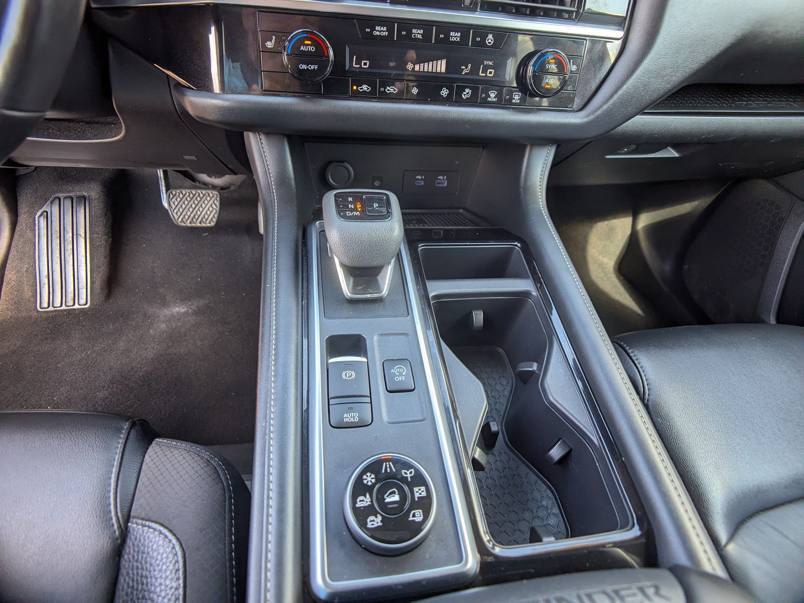 2023 Nissan Pathfinder SL 4WD