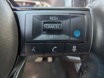 2023 Nissan Pathfinder SL 4WD