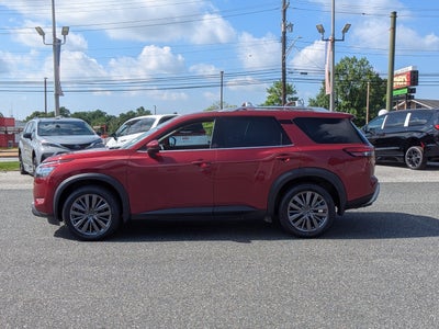 2023 Nissan Pathfinder SL 4WD
