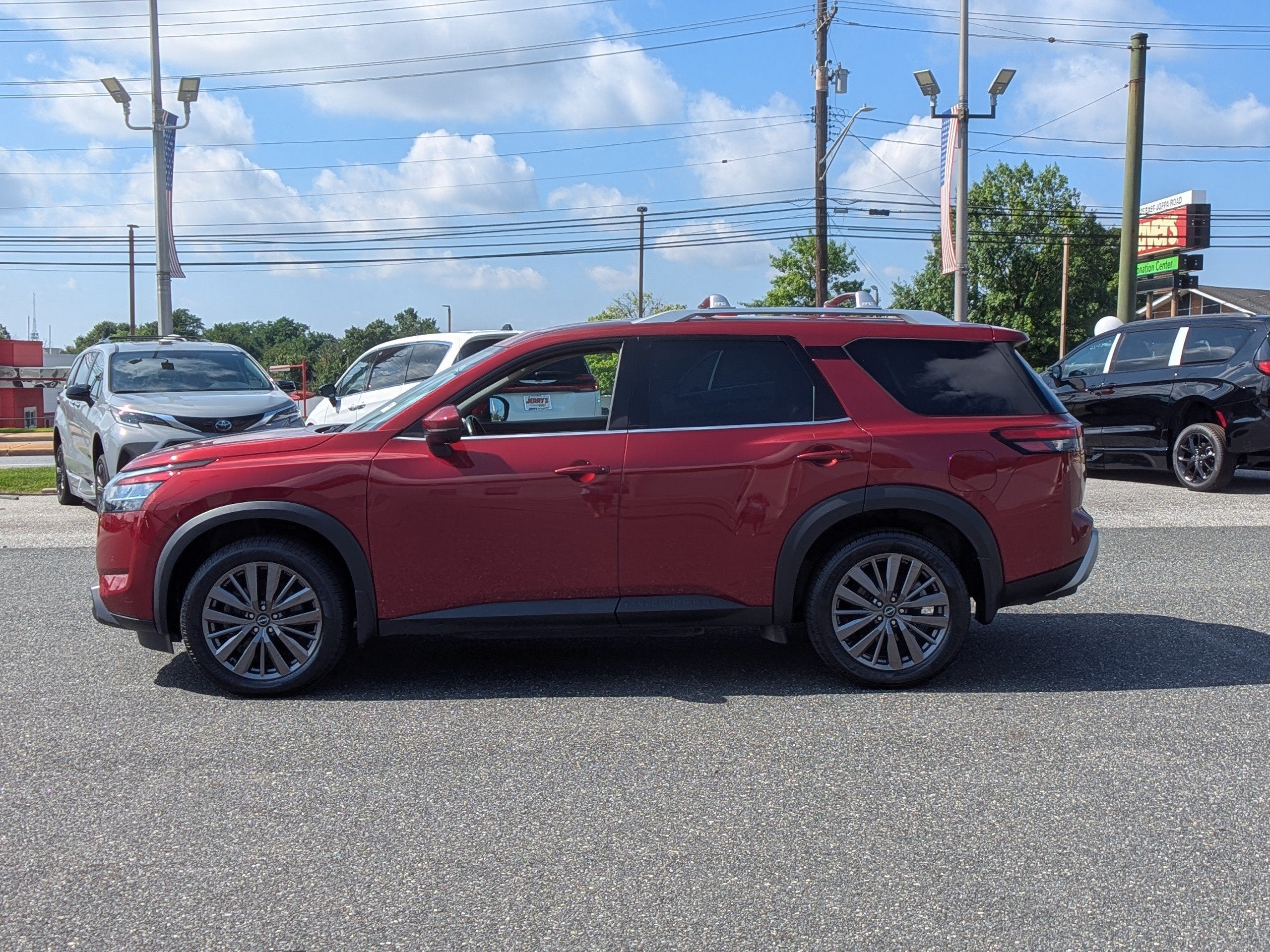 2023 Nissan Pathfinder SL 4WD