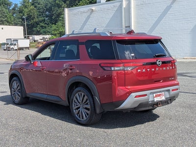 2023 Nissan Pathfinder SL 4WD