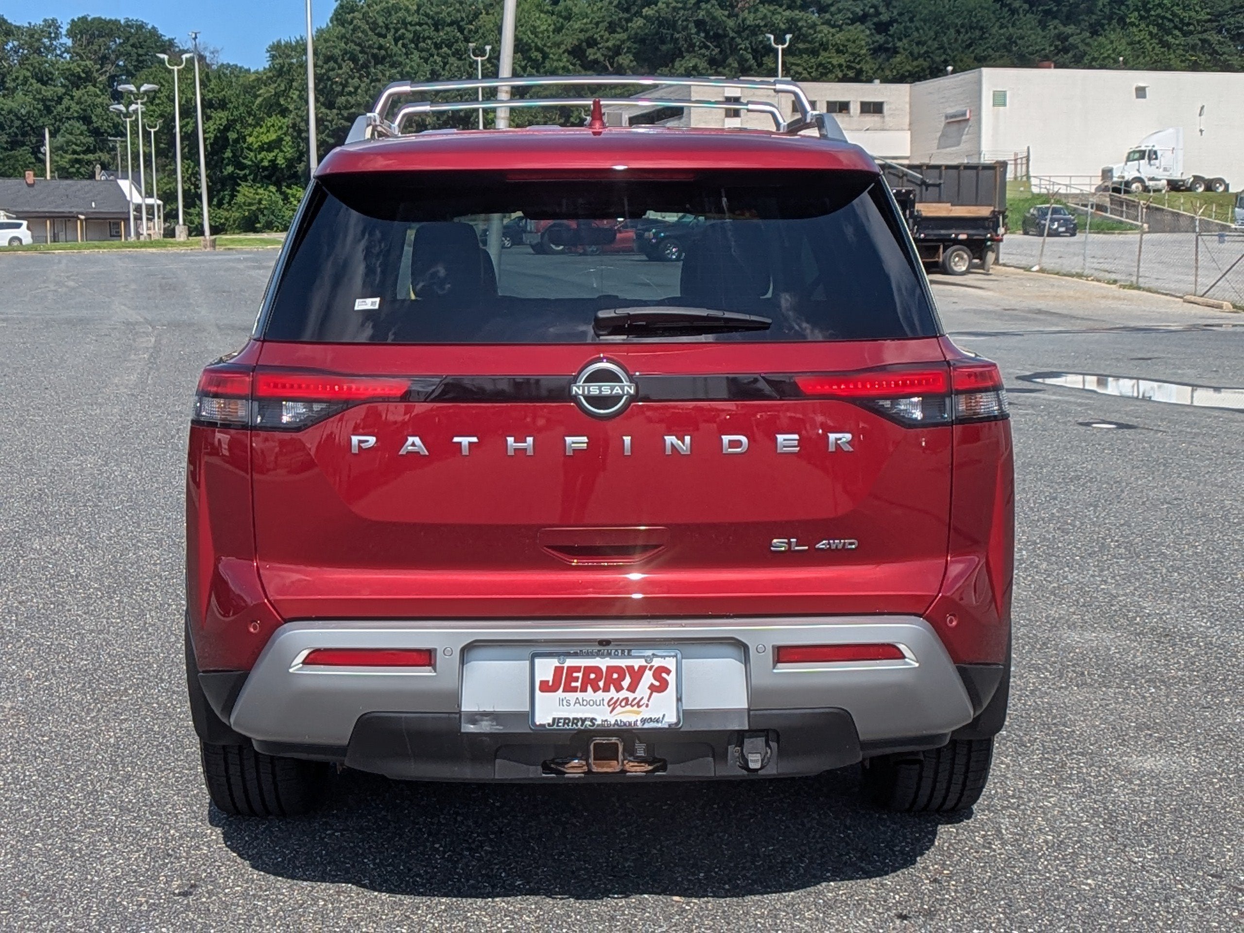 2023 Nissan Pathfinder SL 4WD