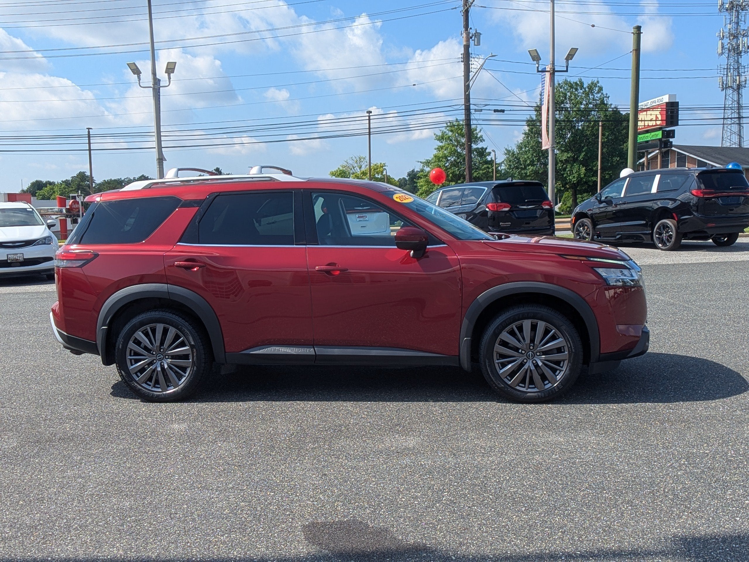 2023 Nissan Pathfinder SL 4WD
