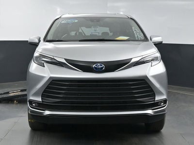 2025 Toyota Sienna XLE