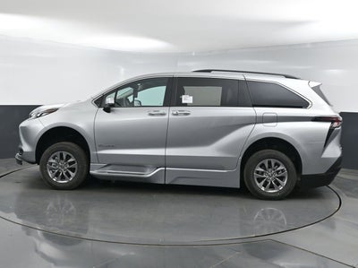 2025 Toyota Sienna XLE