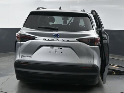 2025 Toyota Sienna XLE