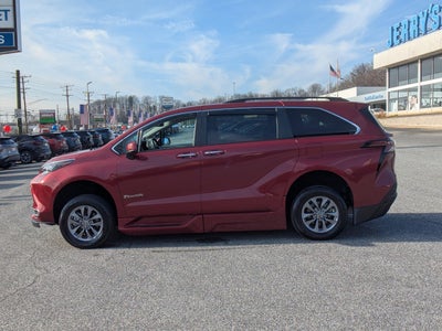 2024 Toyota Sienna XLE