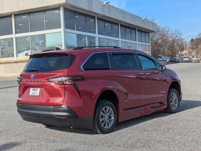 2024 Toyota Sienna XLE