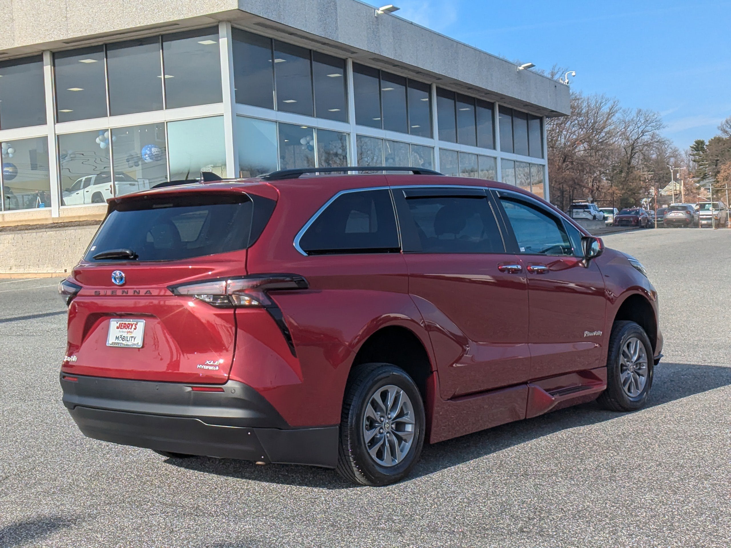2024 Toyota Sienna XLE