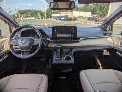 2024 Toyota Sienna XLE