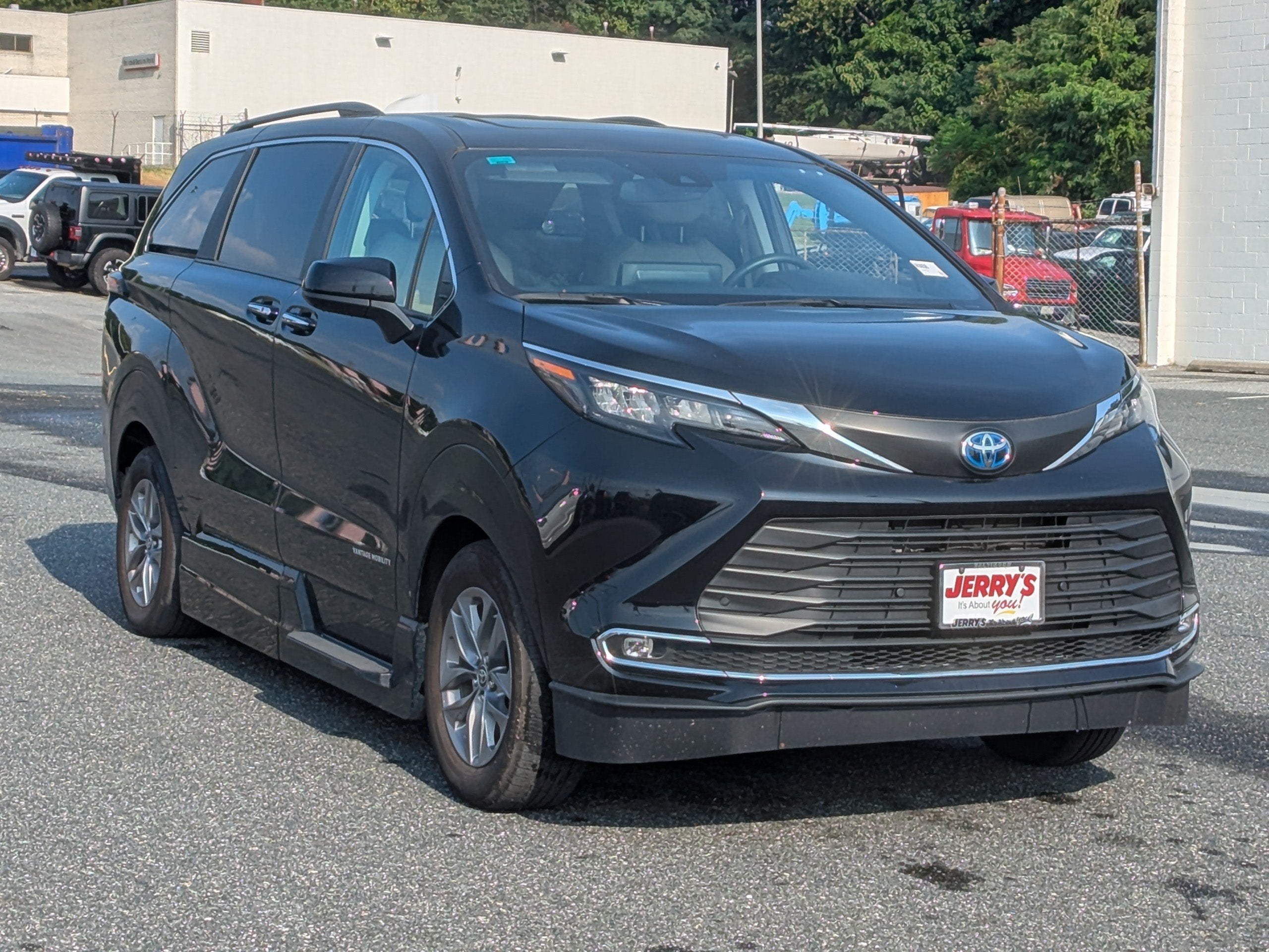 2024 Toyota Sienna XLE