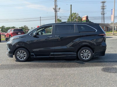 2024 Toyota Sienna XLE