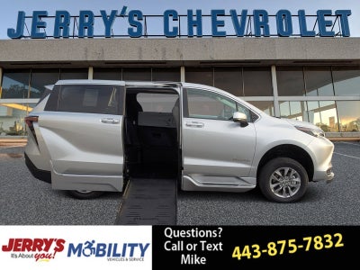 2025 Toyota Sienna LE