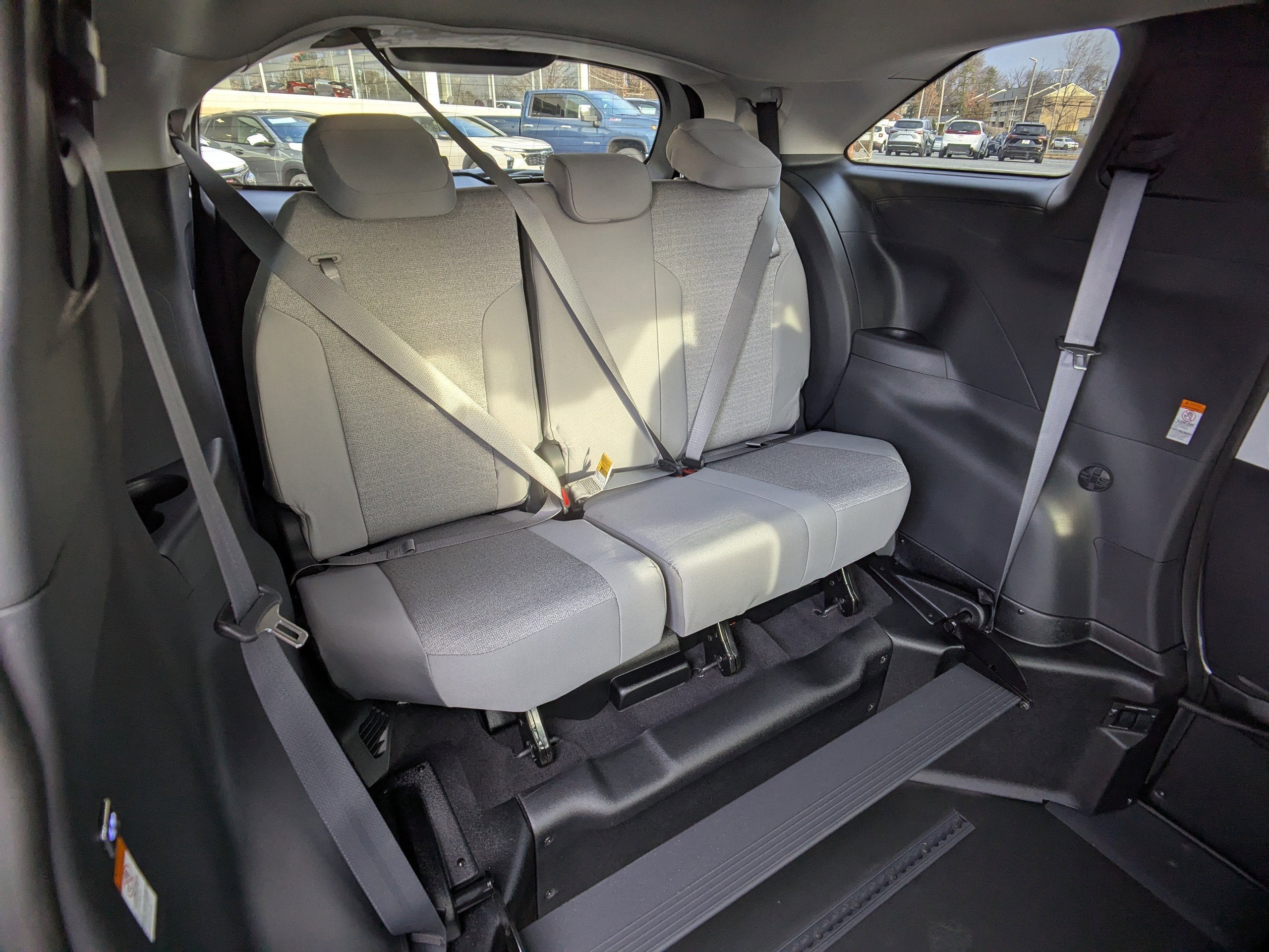 2025 Toyota Sienna LE