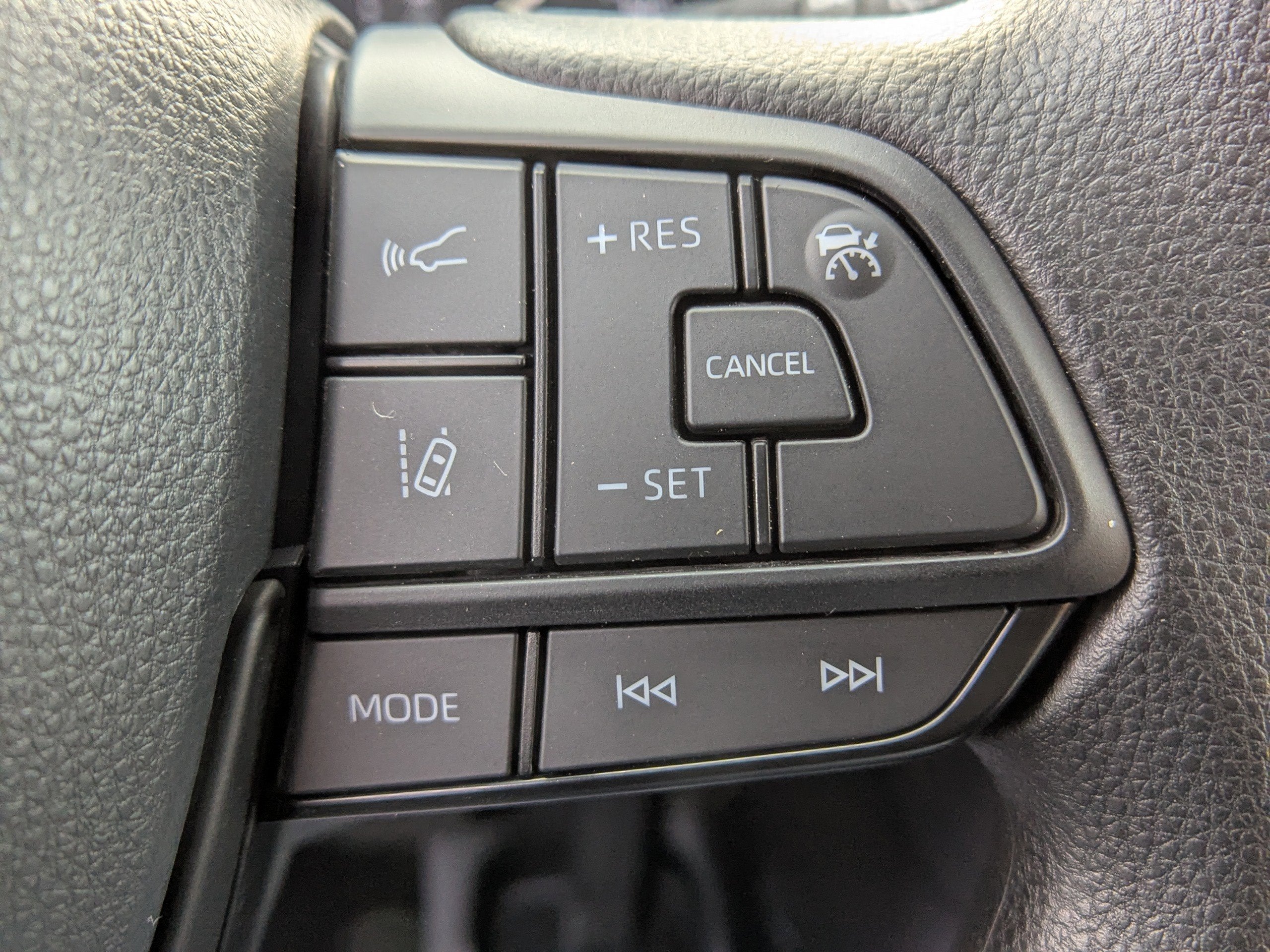 2025 Toyota Sienna LE