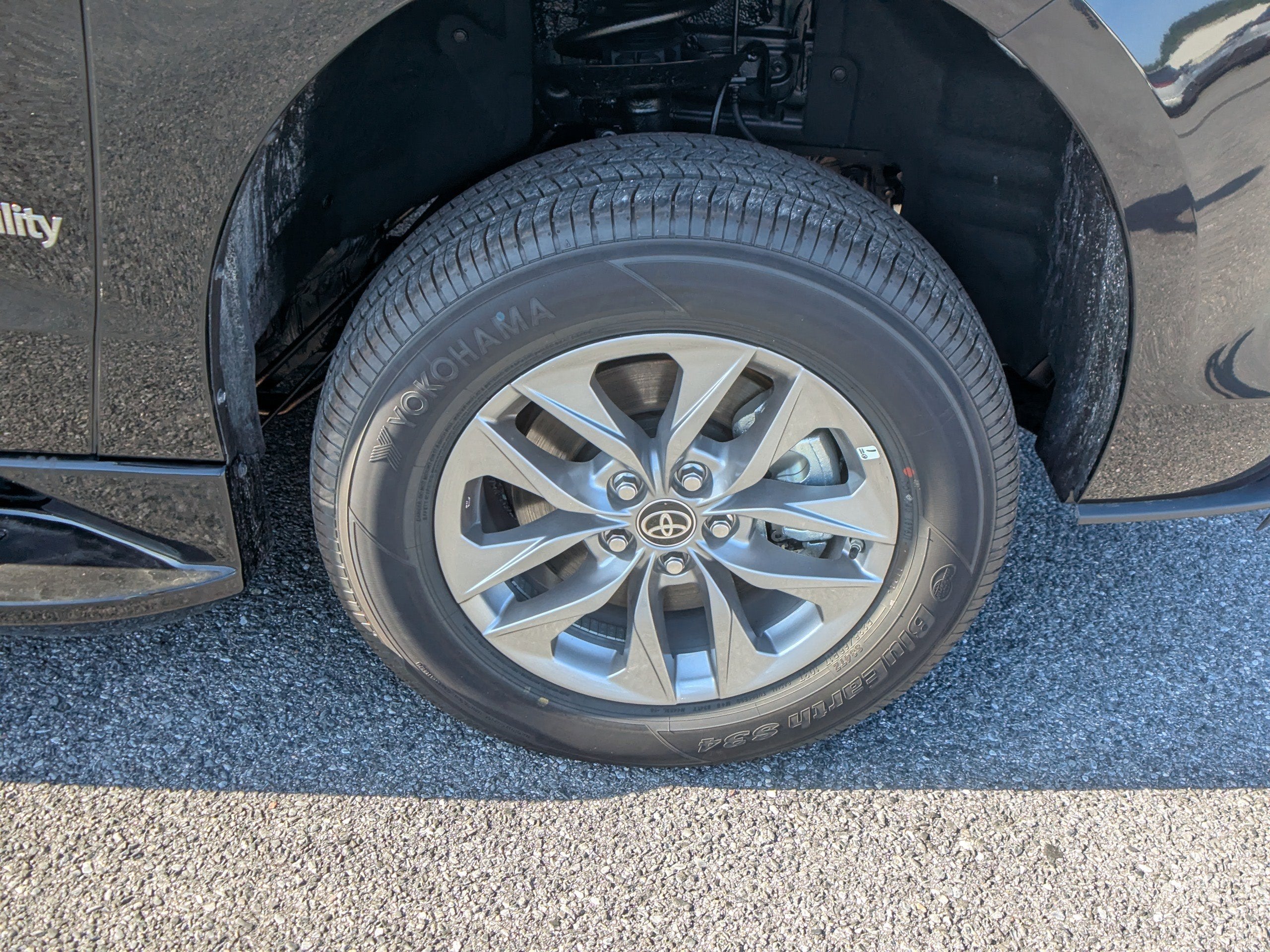 2025 Toyota Sienna LE