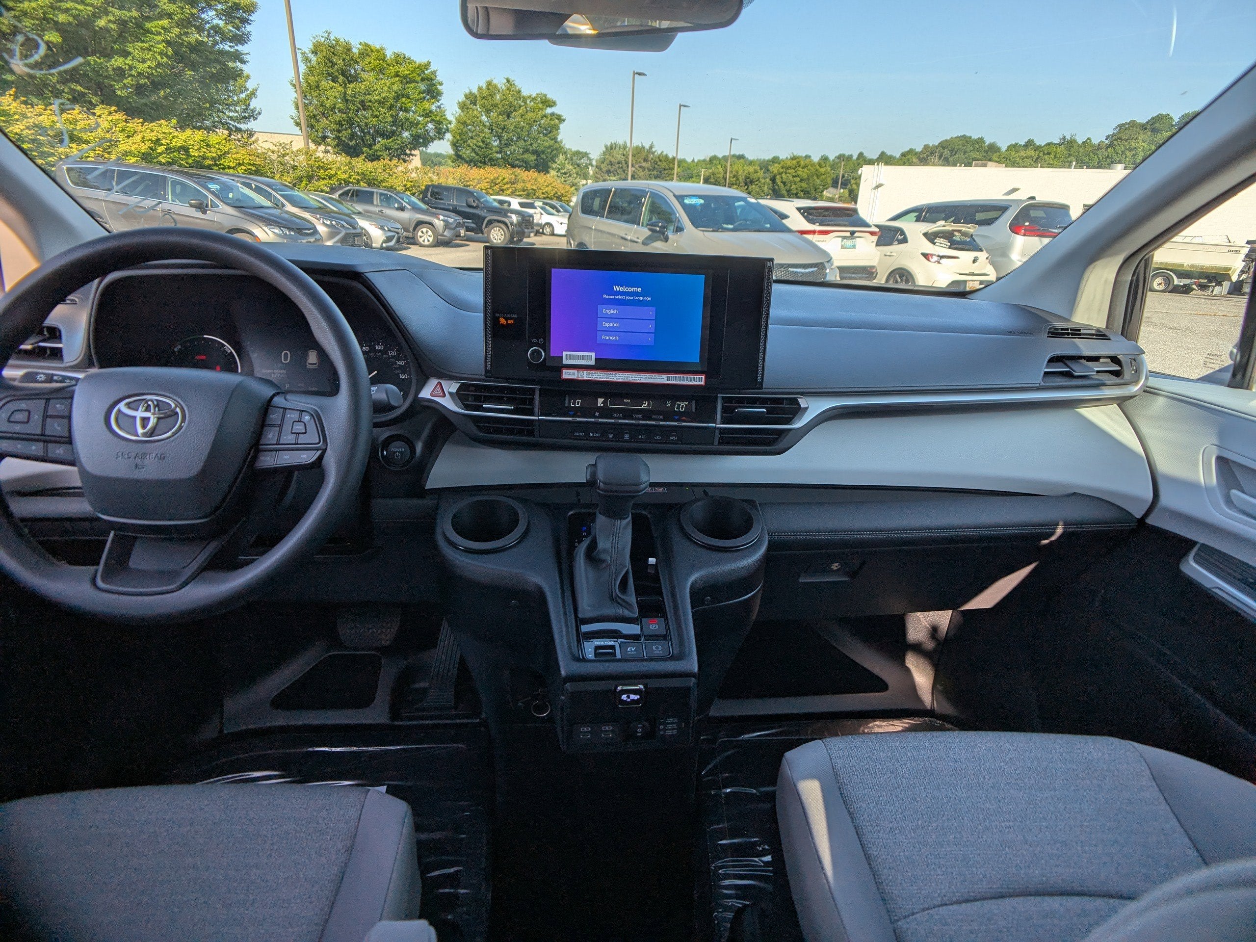 2025 Toyota Sienna LE