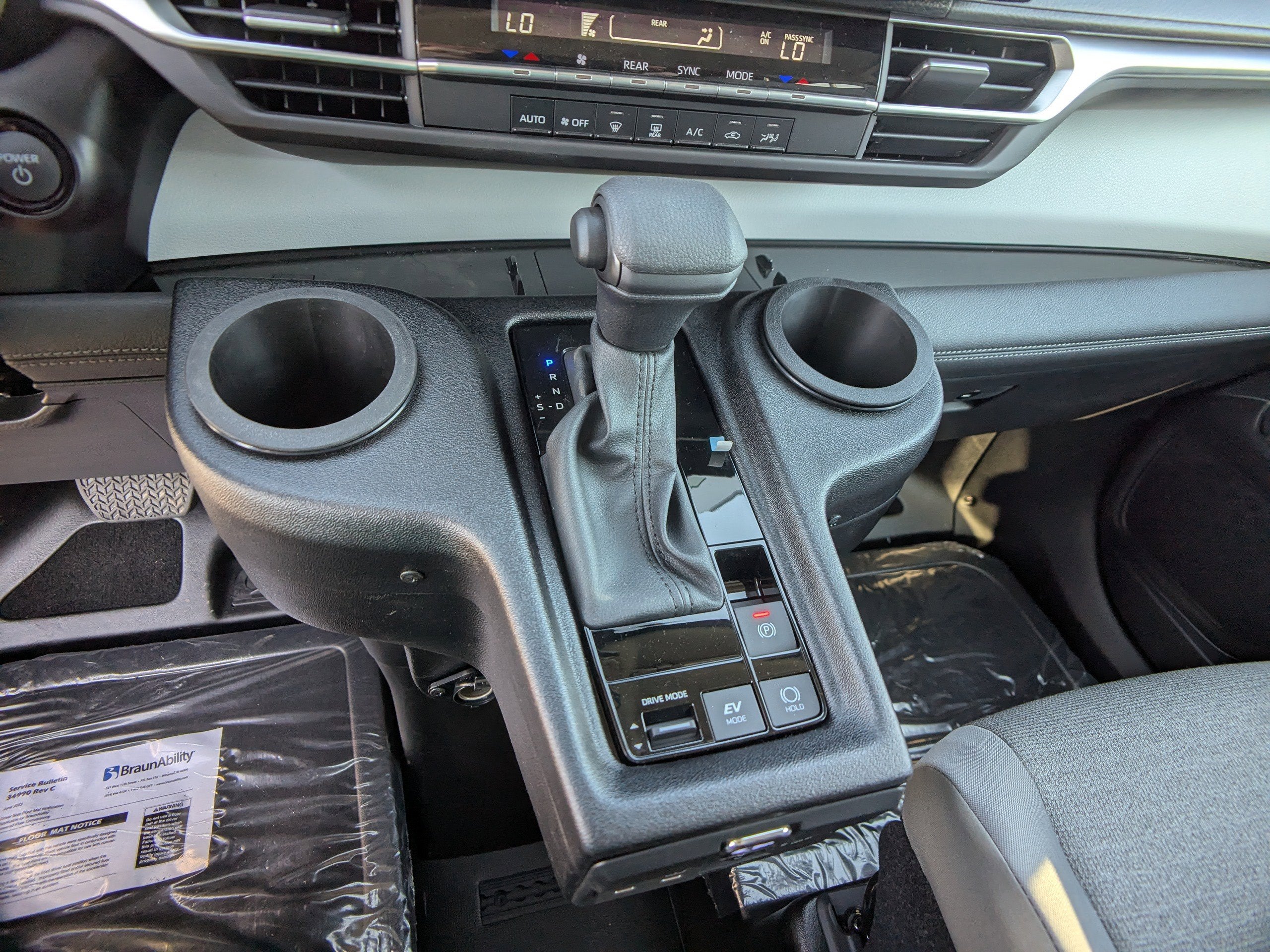 2025 Toyota Sienna LE