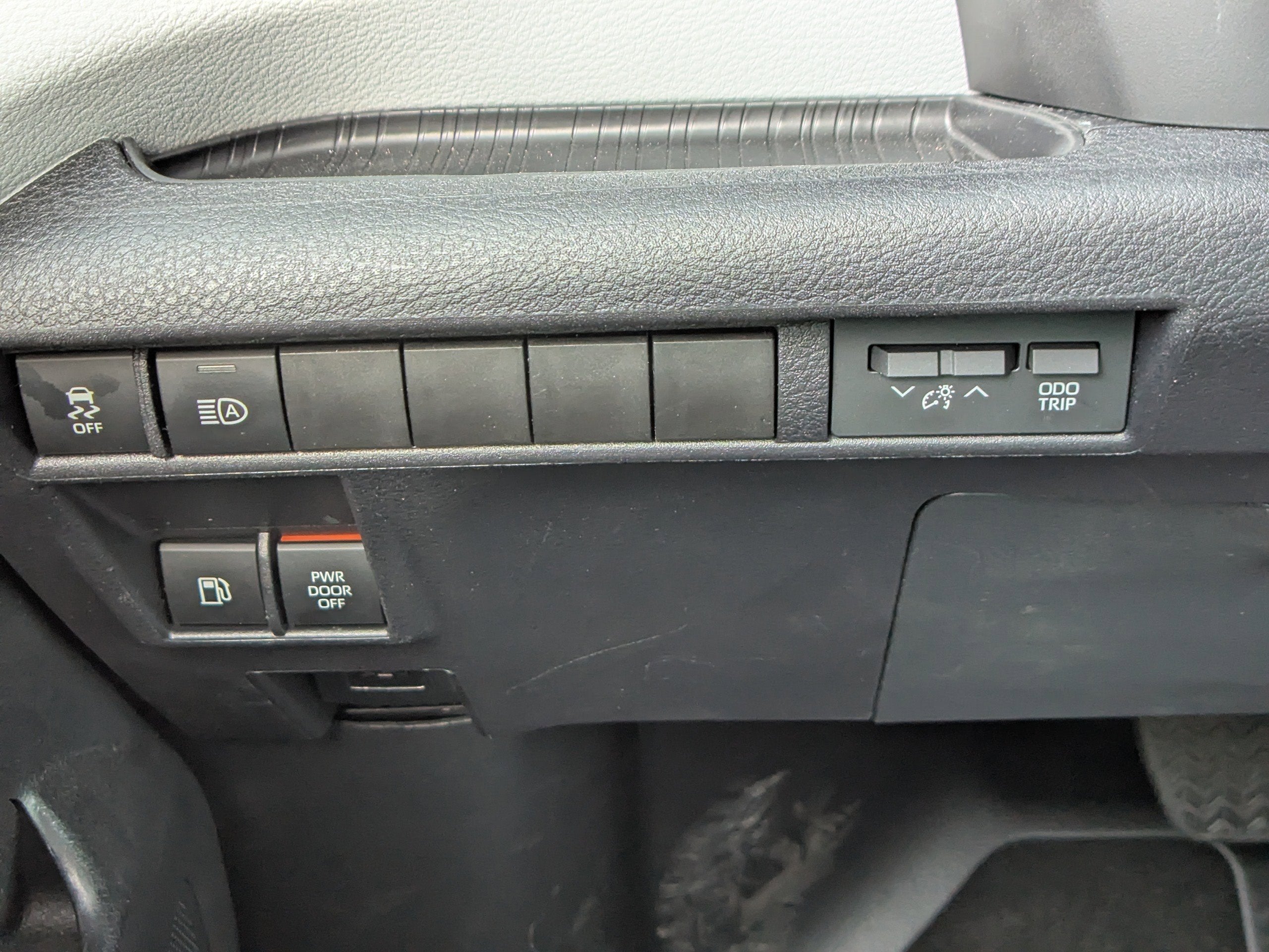 2025 Toyota Sienna LE