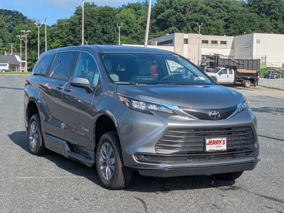 2026 Toyota Sienna LE