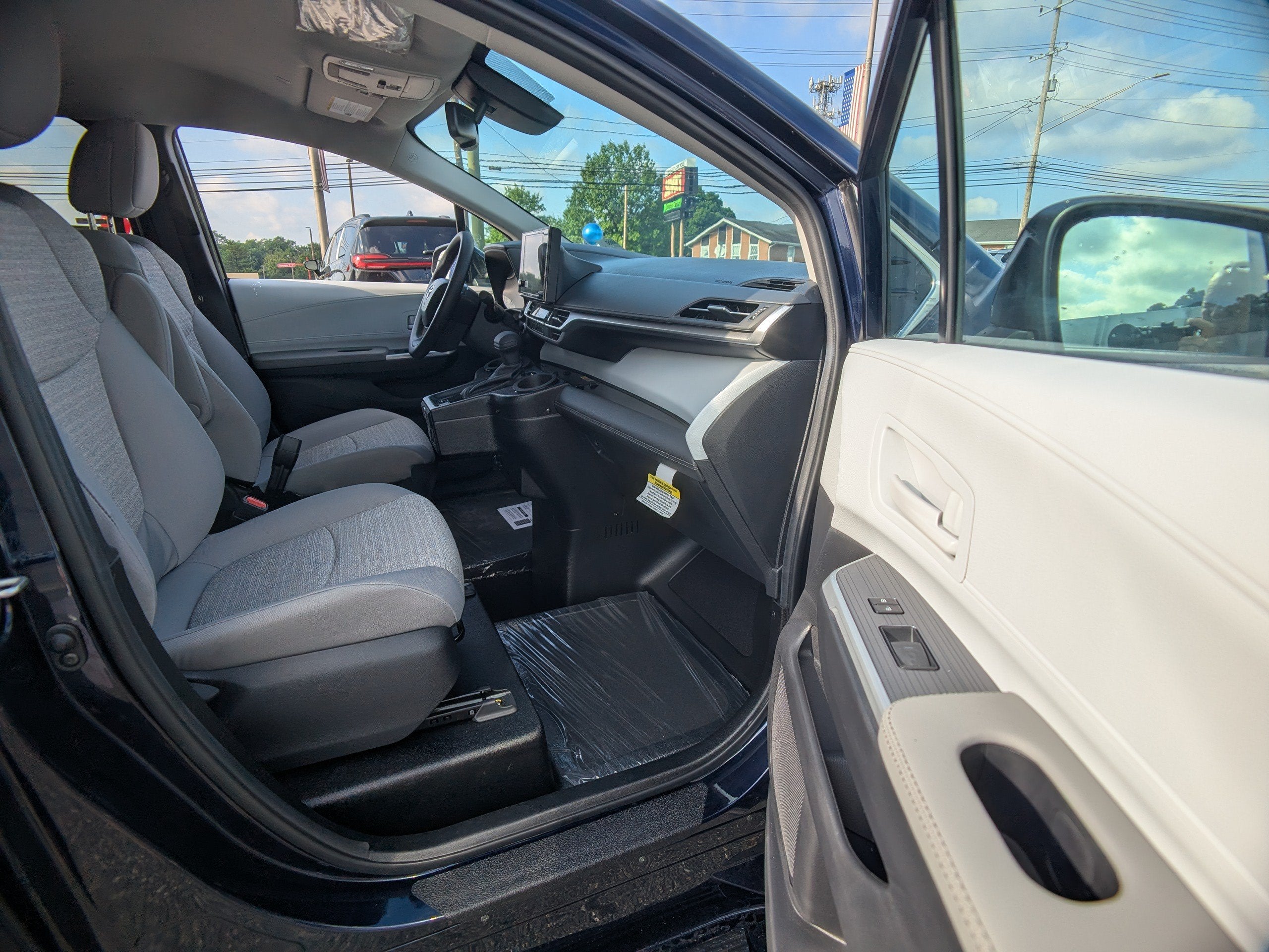 2026 Toyota Sienna LE
